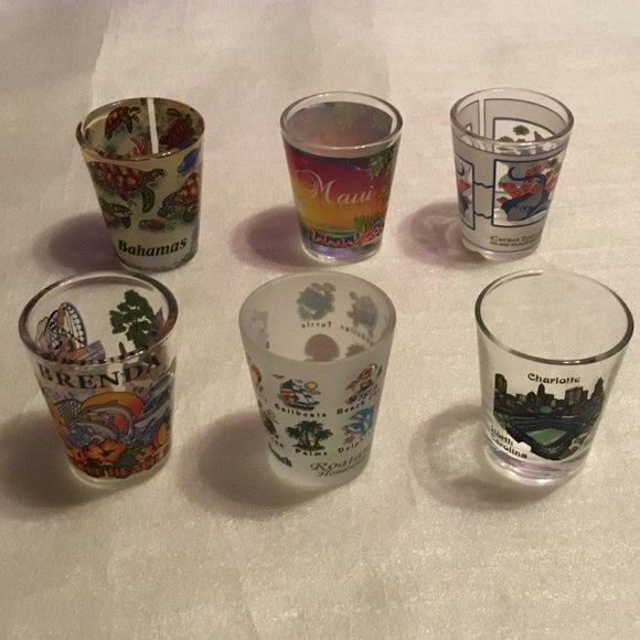 Colorful lot of 6 advertising shot glasses - Bahamas, Maui, Honduras, etc. - Picture 3 of 7
